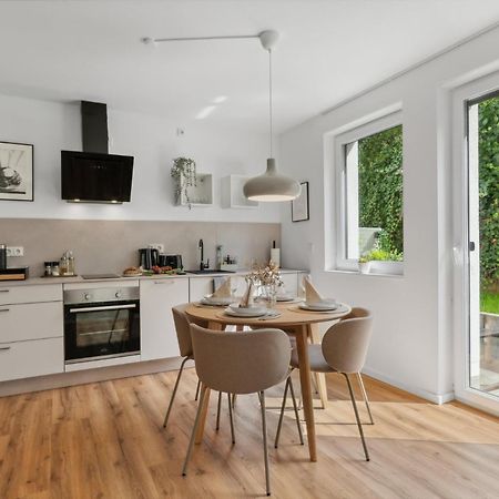 Zwei Apartments Fuer Bis Zu 8 Personen Zentral, Modern, Mit Terrasse & Balkon Bielefeld Exteriör bild