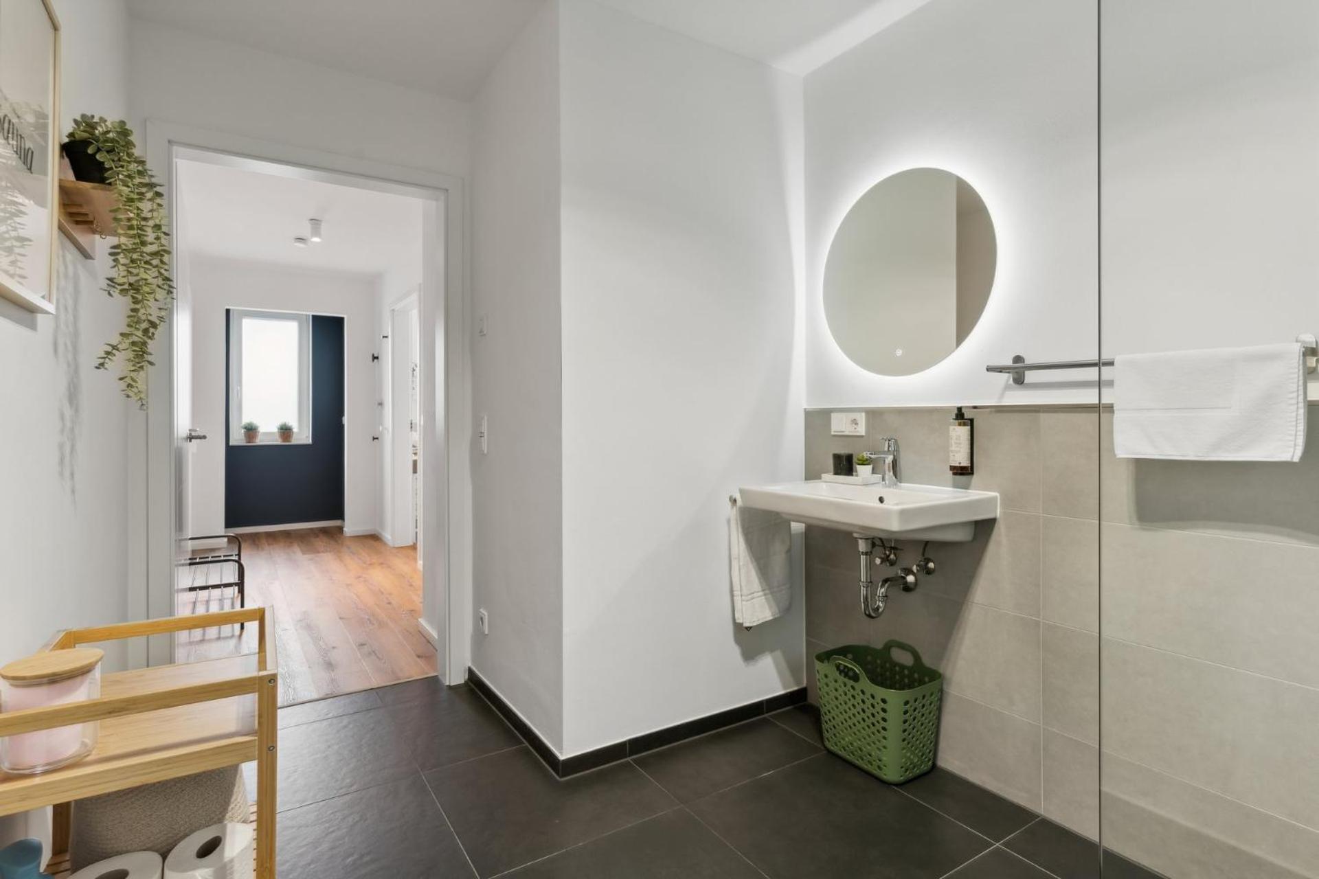 Zwei Apartments Fuer Bis Zu 8 Personen Zentral, Modern, Mit Terrasse & Balkon Bielefeld Exteriör bild