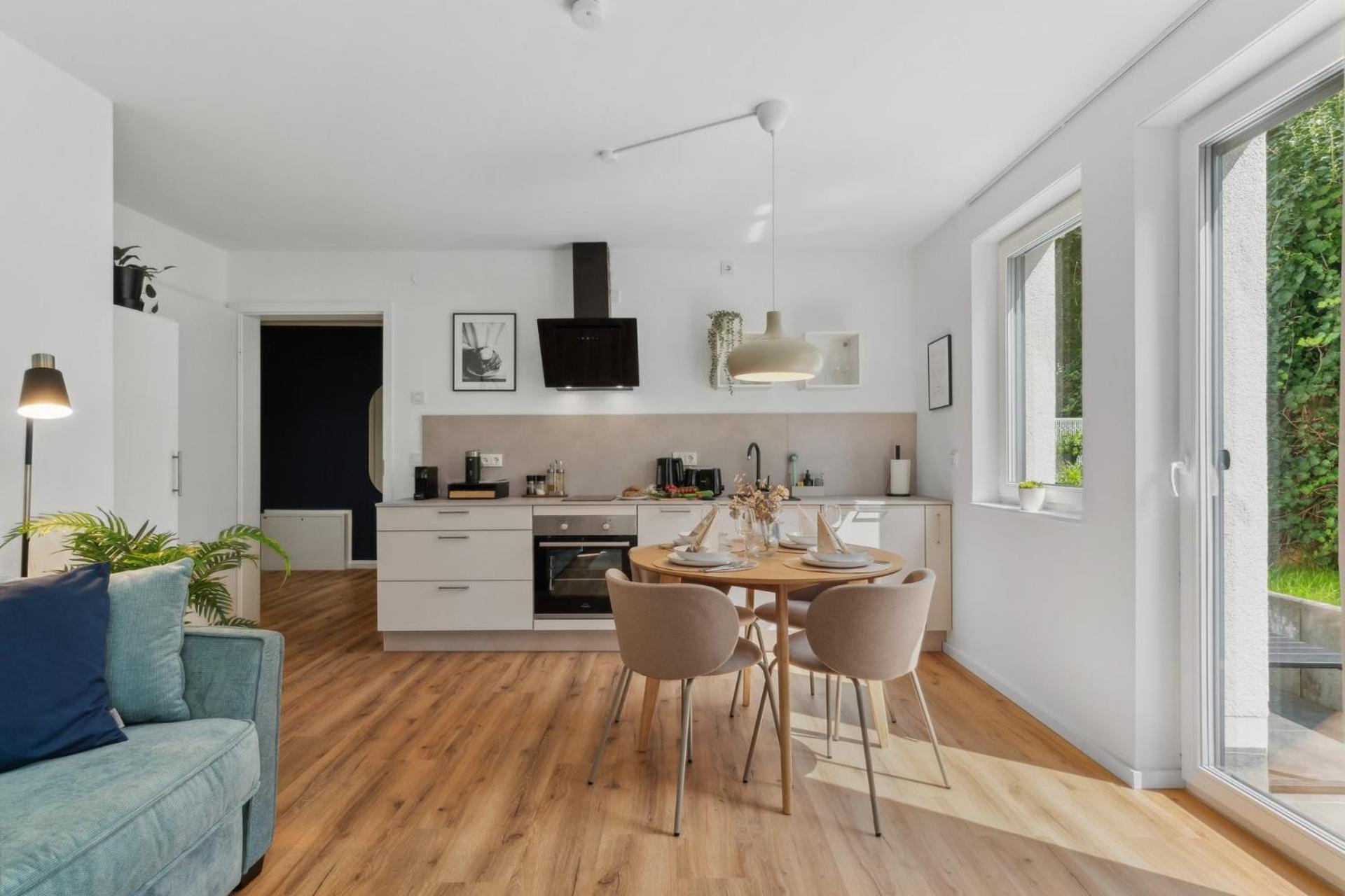 Zwei Apartments Fuer Bis Zu 8 Personen Zentral, Modern, Mit Terrasse & Balkon Bielefeld Exteriör bild