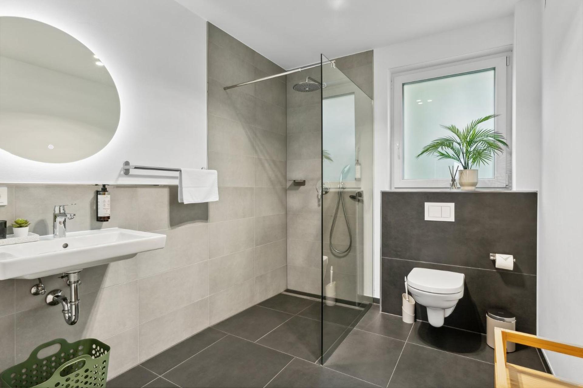 Zwei Apartments Fuer Bis Zu 8 Personen Zentral, Modern, Mit Terrasse & Balkon Bielefeld Exteriör bild