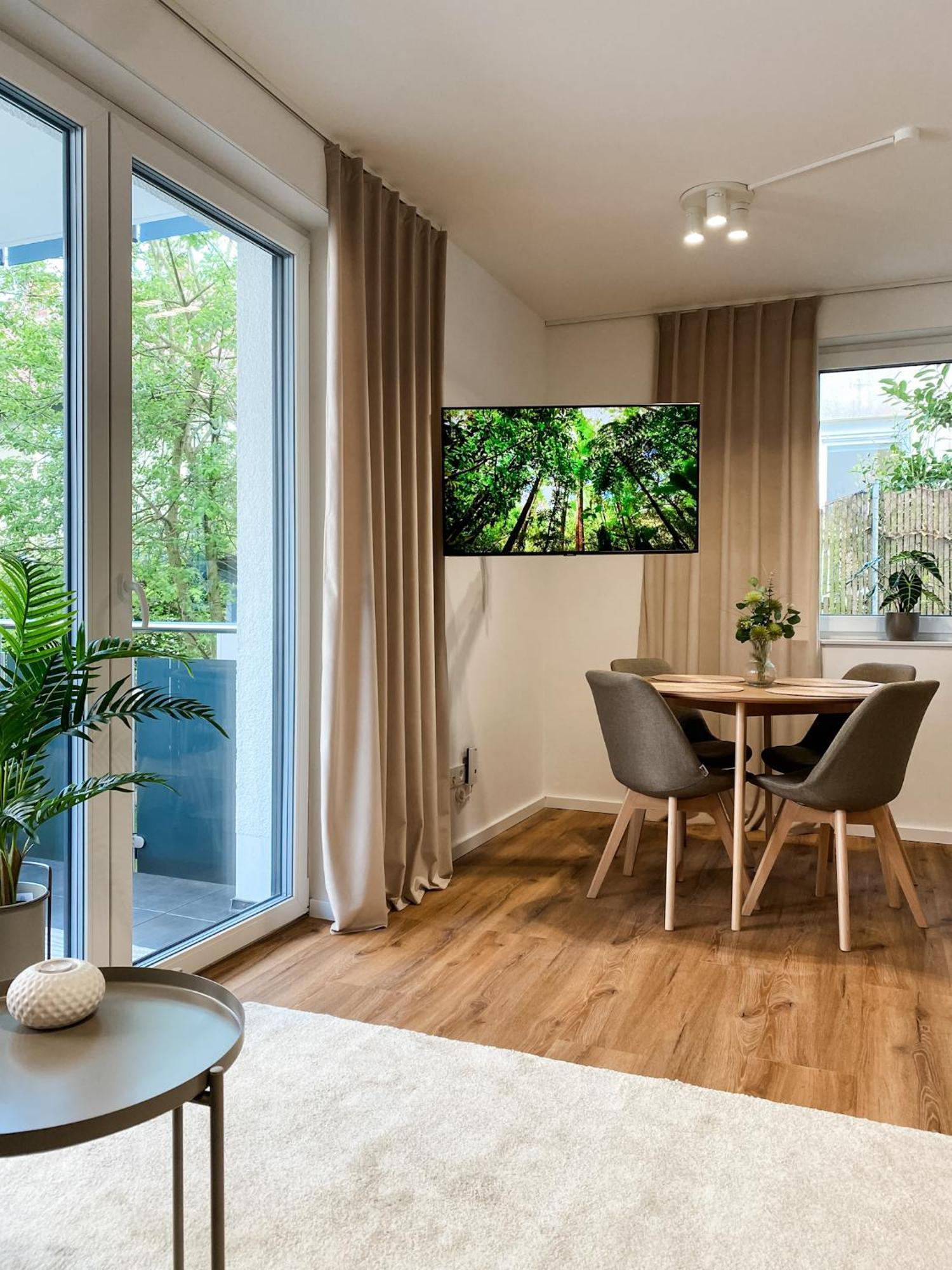 Zwei Apartments Fuer Bis Zu 8 Personen Zentral, Modern, Mit Terrasse & Balkon Bielefeld Exteriör bild