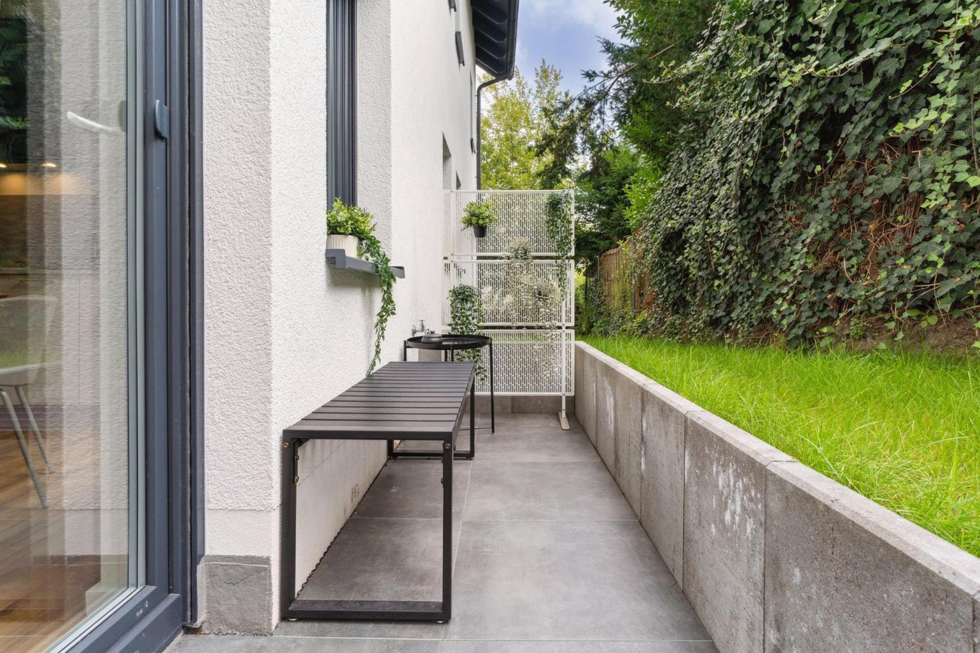 Zwei Apartments Fuer Bis Zu 8 Personen Zentral, Modern, Mit Terrasse & Balkon Bielefeld Exteriör bild